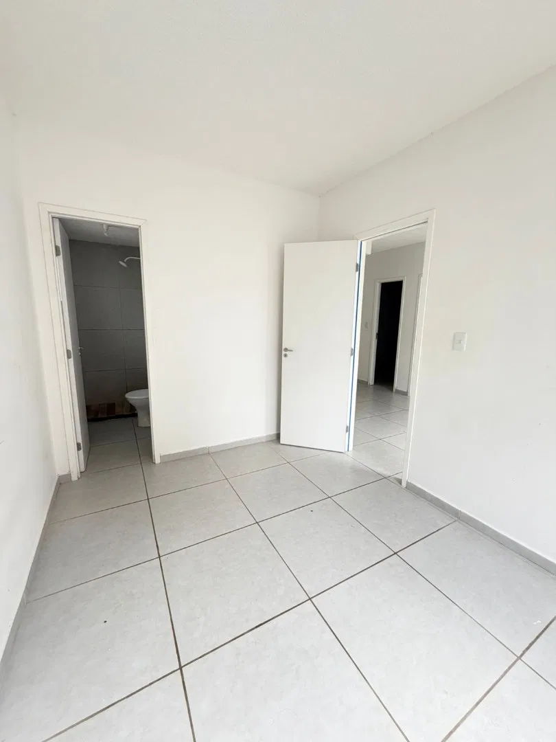 Apartamento de 2 quartos em condomínio com piscina — photo 5