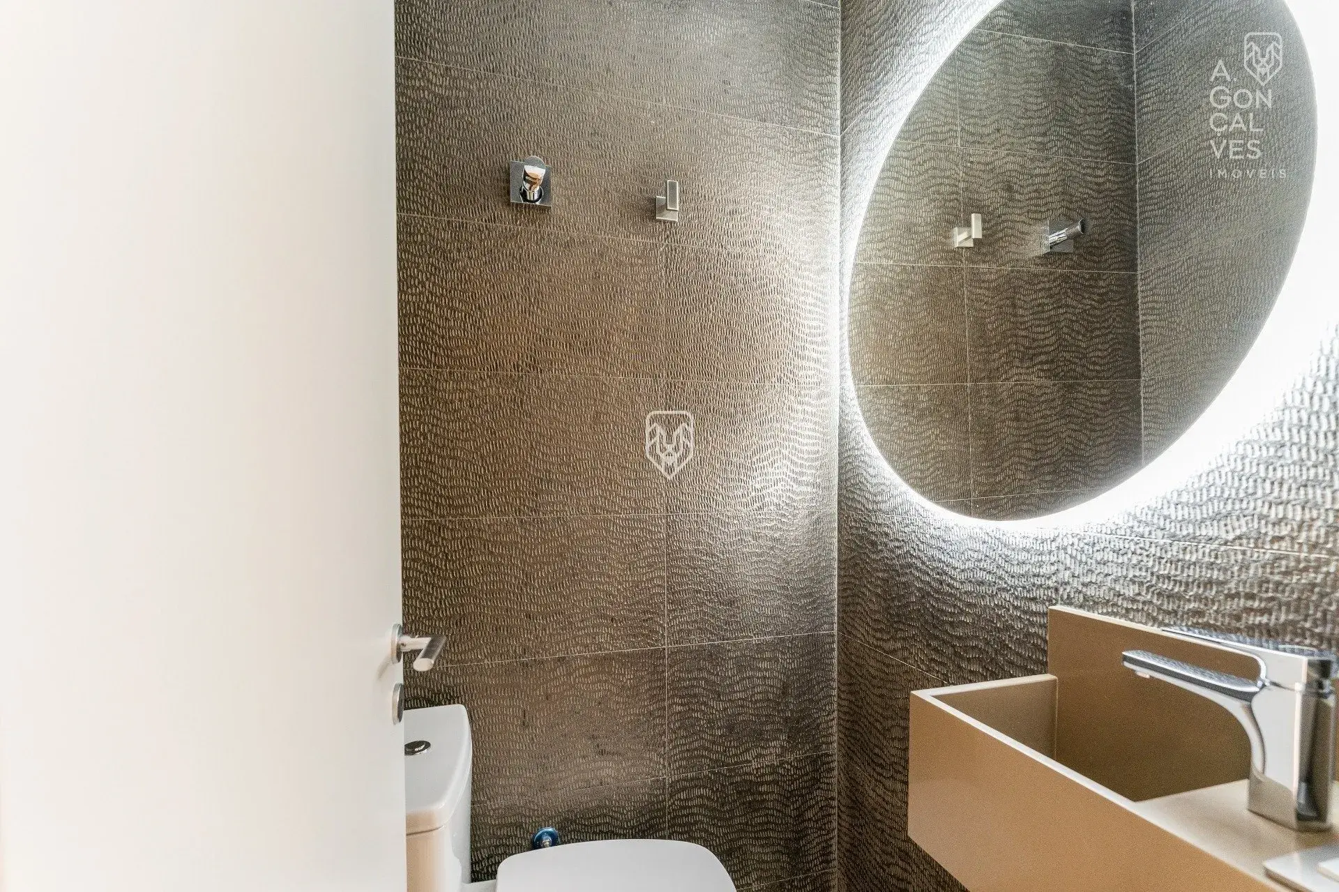 Furnished apartment with 3 bedrooms and a suite — photo 23