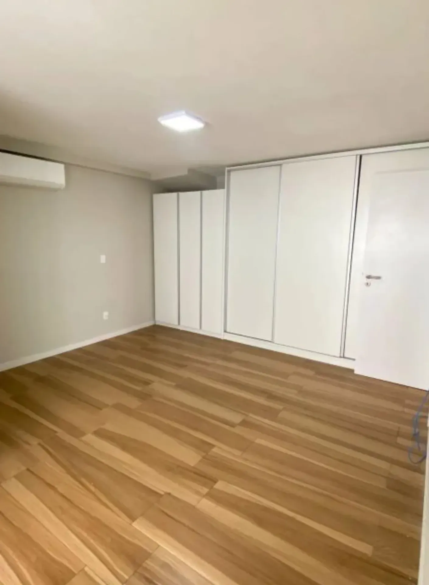 Duplex com 4 quartos, cozinha aberta a gás e 340 m² — photo 30