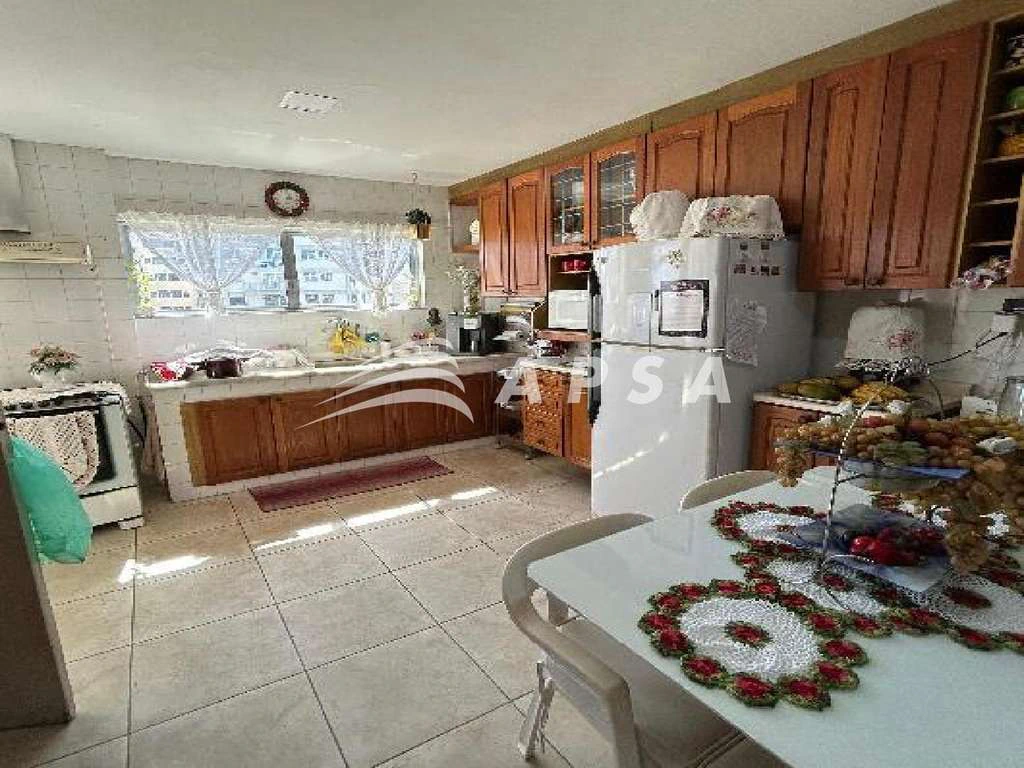 Меблированная линейная пентхаус-квартира: 4 спальни и 1 ванна — photo 2