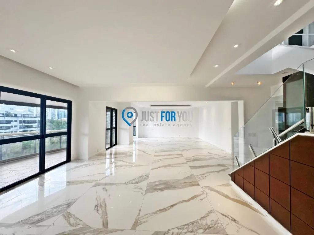 3-bedroom apartment with 5 bathrooms and 370 m² — photo 8