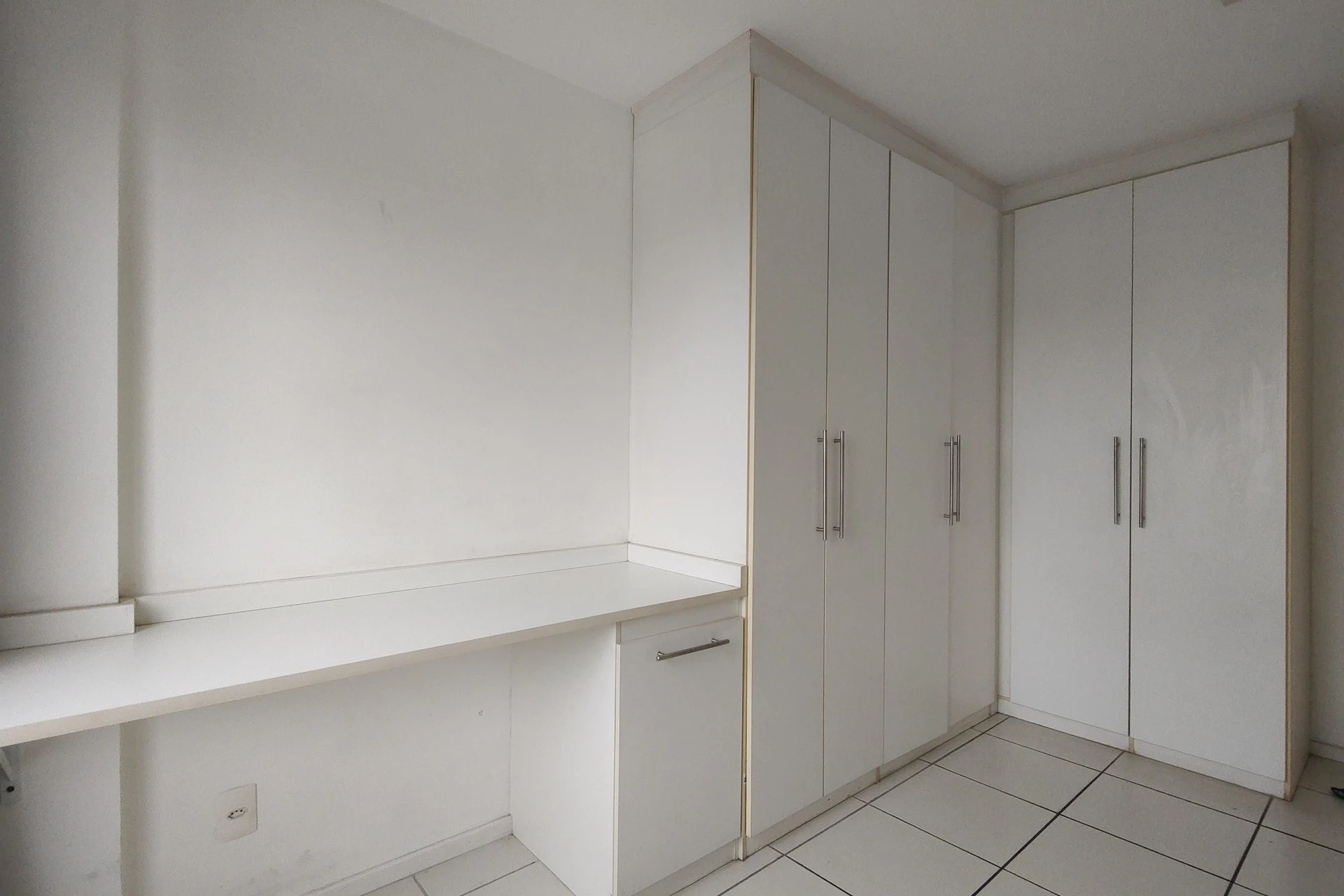 Furnished apartment with 3 bedrooms and 2 parking spots — photo 81