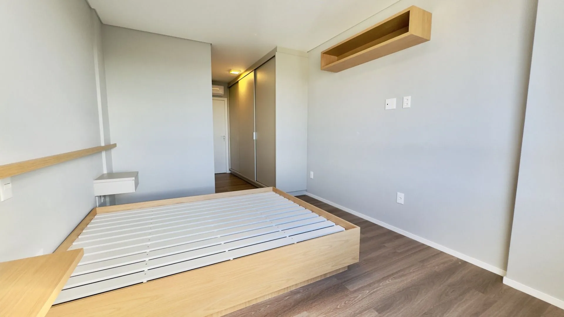 Water view in a 2-bedroom apartment, 110 m² — photo 28