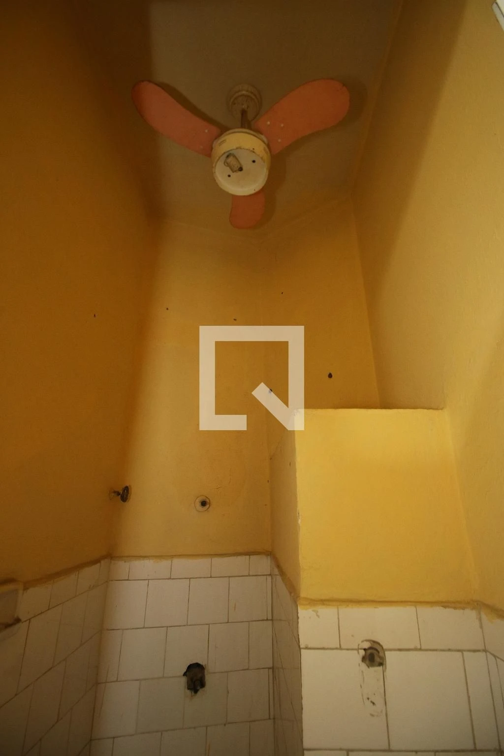 Unfurnished 1-bedroom apartment with separate kitchen — photo 24