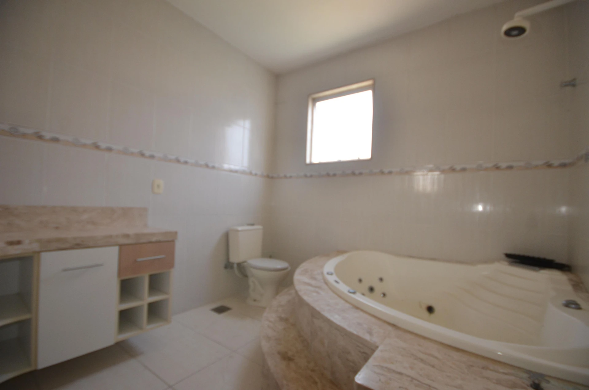 2-bedroom house with a bathtub in Rio de Janeiro — photo 14