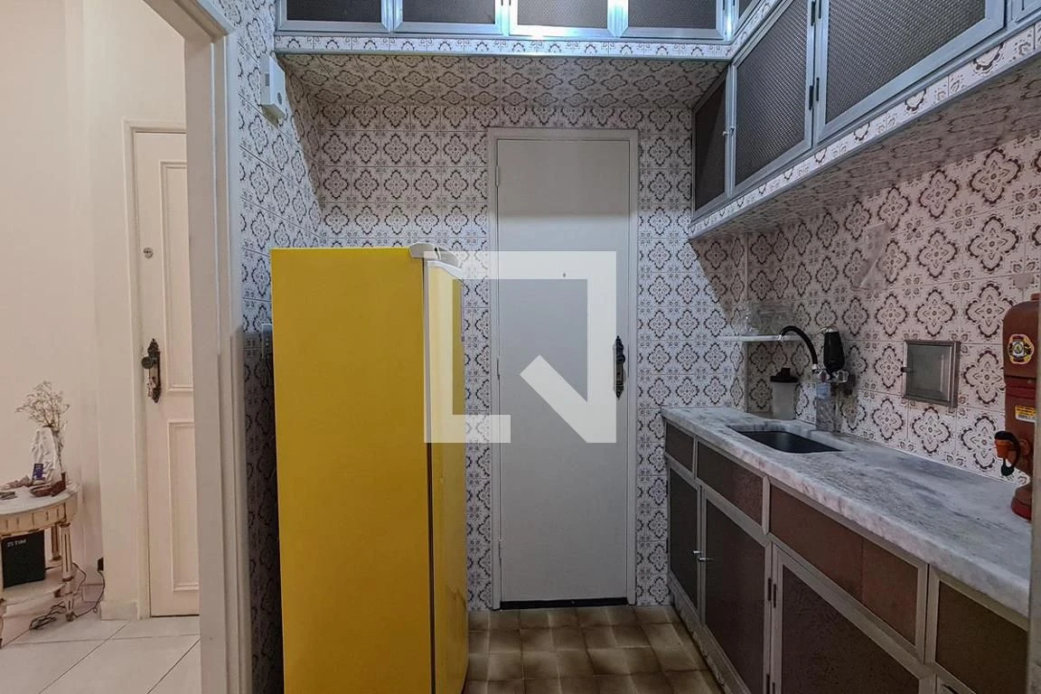 Apartamento amueblado con 2 dormitorios y 2 baños — photo 2