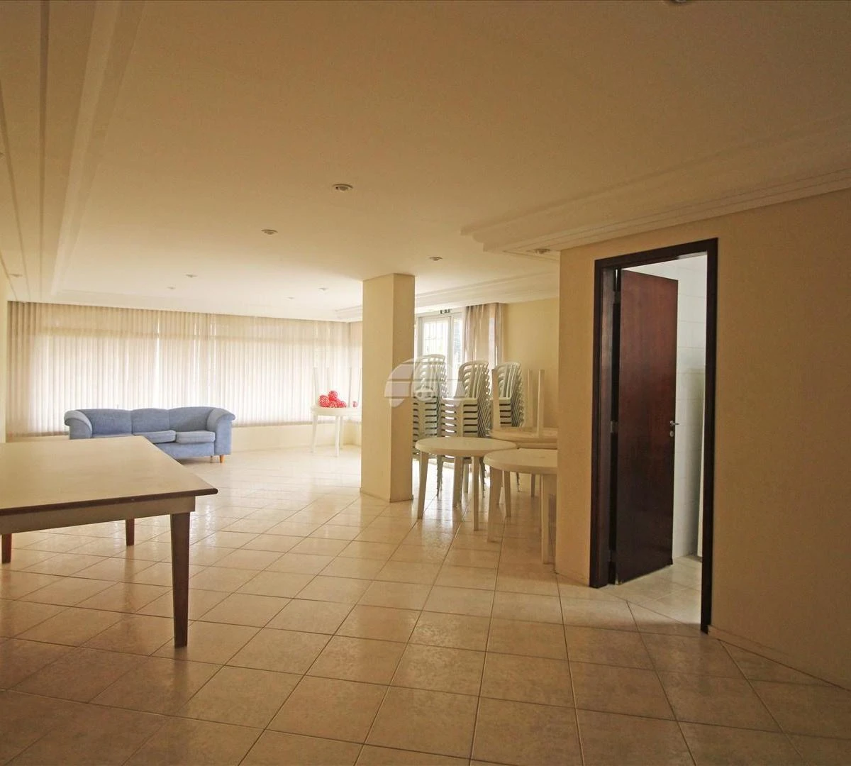Apartamento com cozinha fechada de 3 dormitórios — photo 15