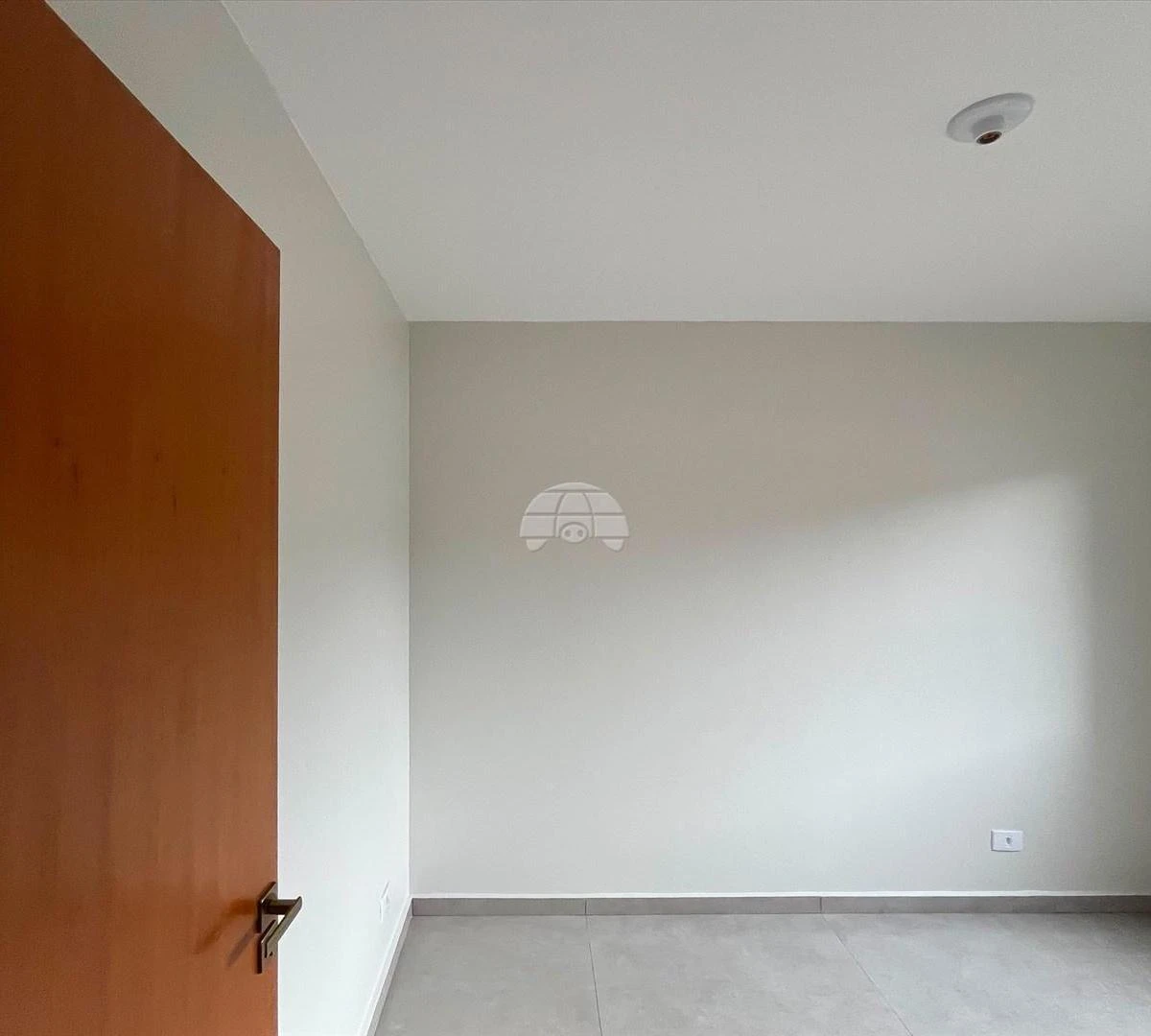 House with 2 bedrooms and a glassed-in balcony — photo 21