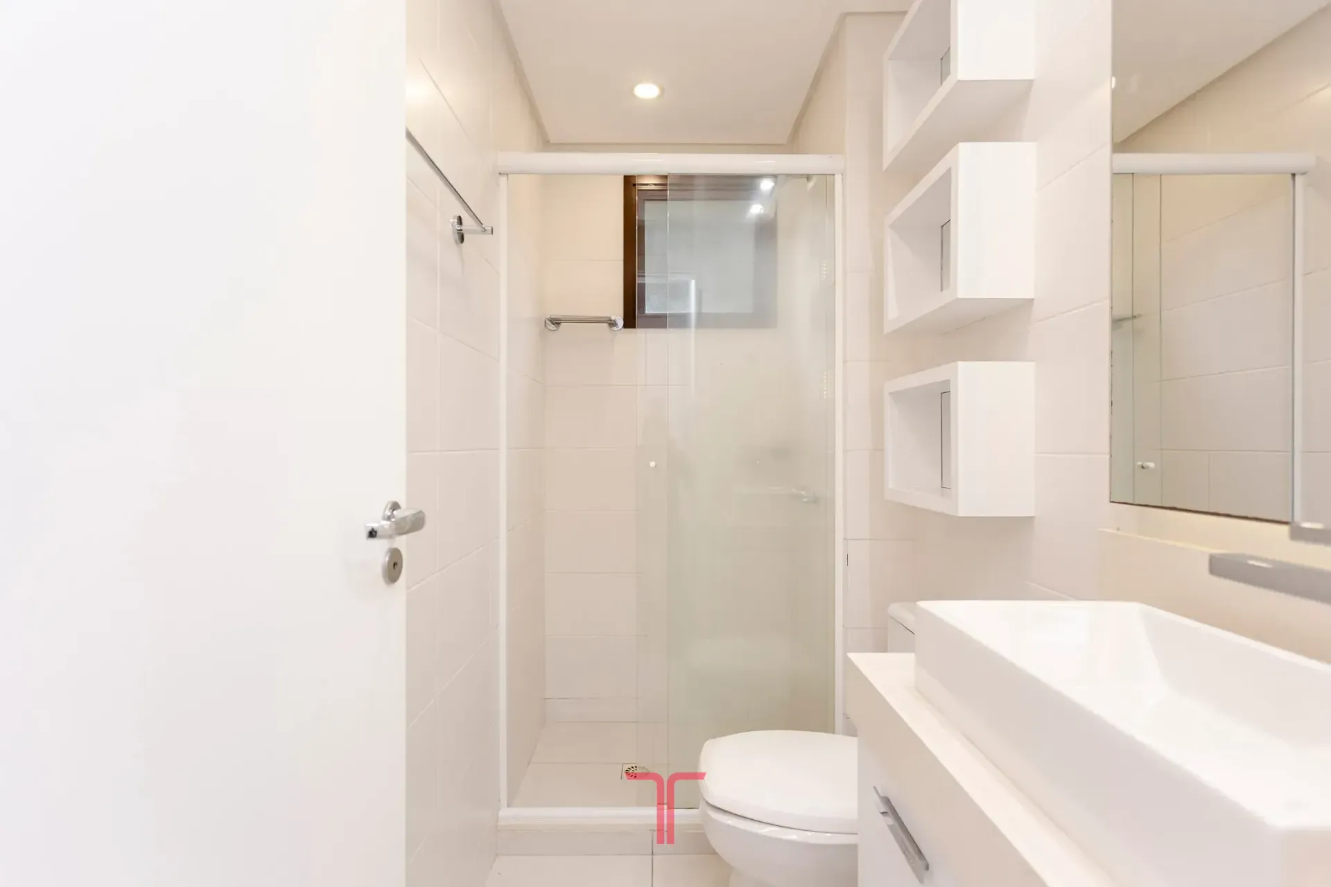 3-bedroom apartment in a building with a pool — photo 48