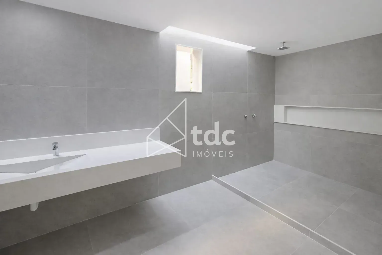 House, 510 m², with a grill on the balcony — photo 11