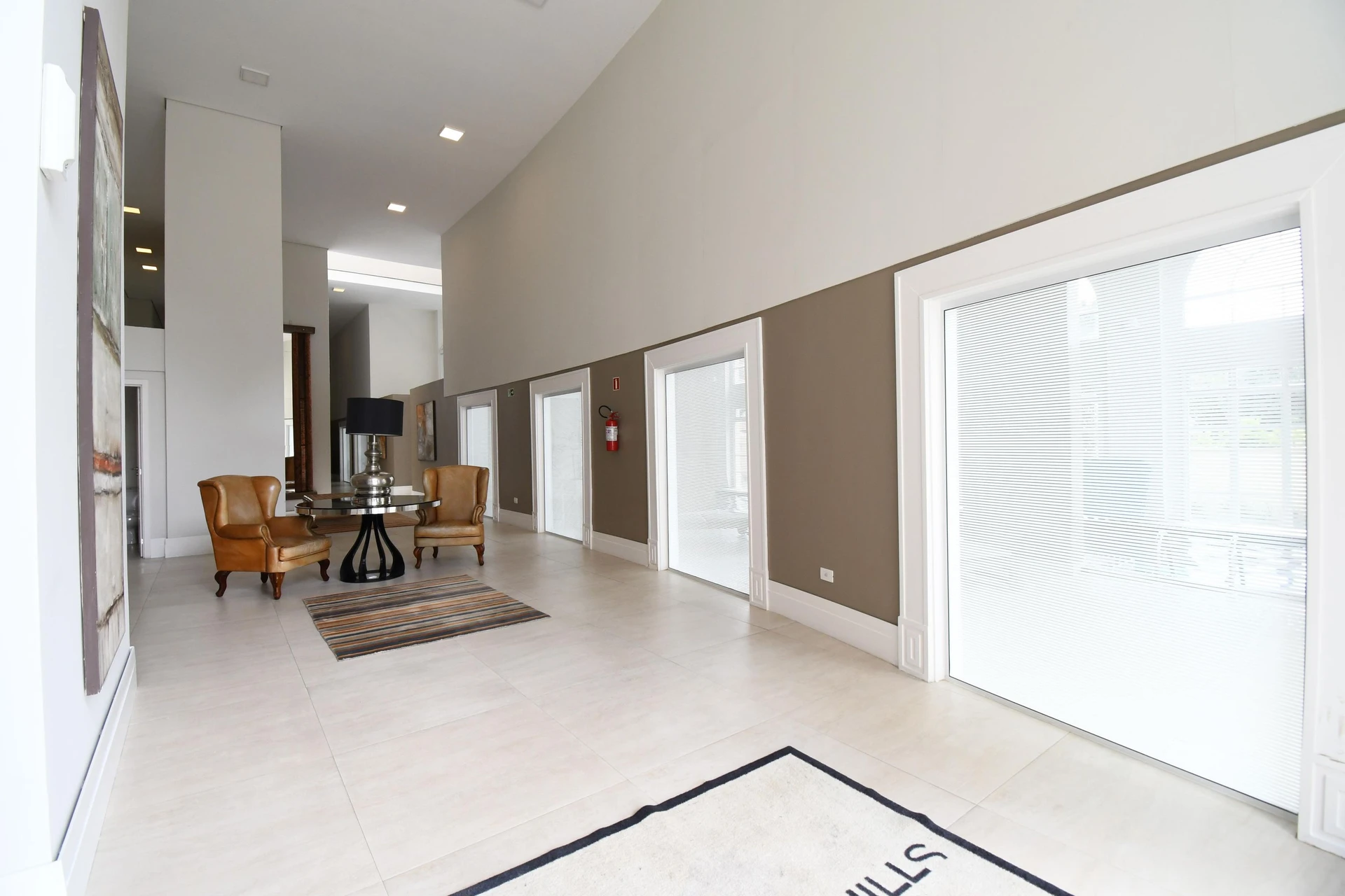 4-bedroom apartment with a dishwasher in Curitiba — photo 29