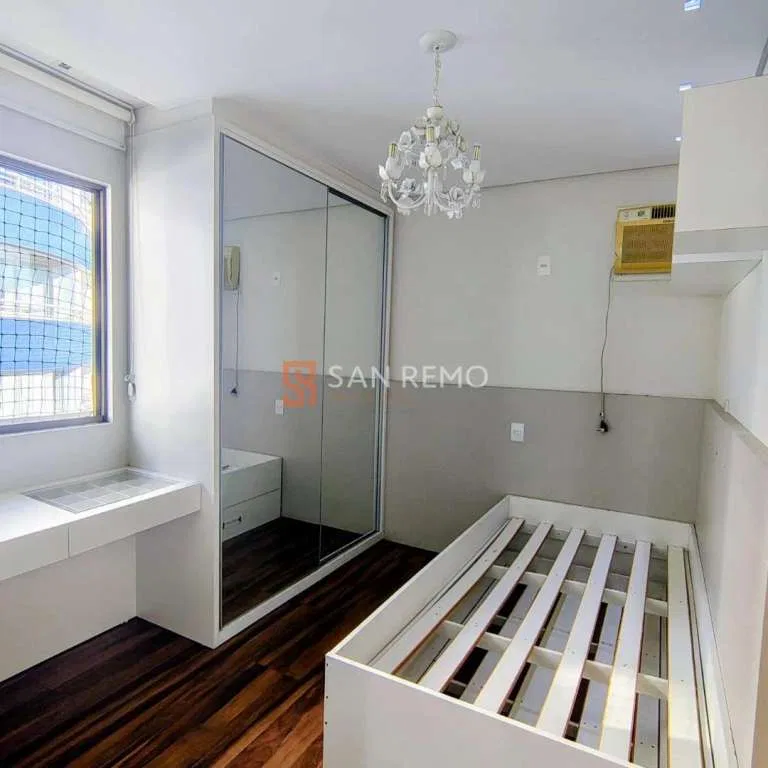 Квартира 142 м² с панорамными окнами и застеклённым балконом — photo 5