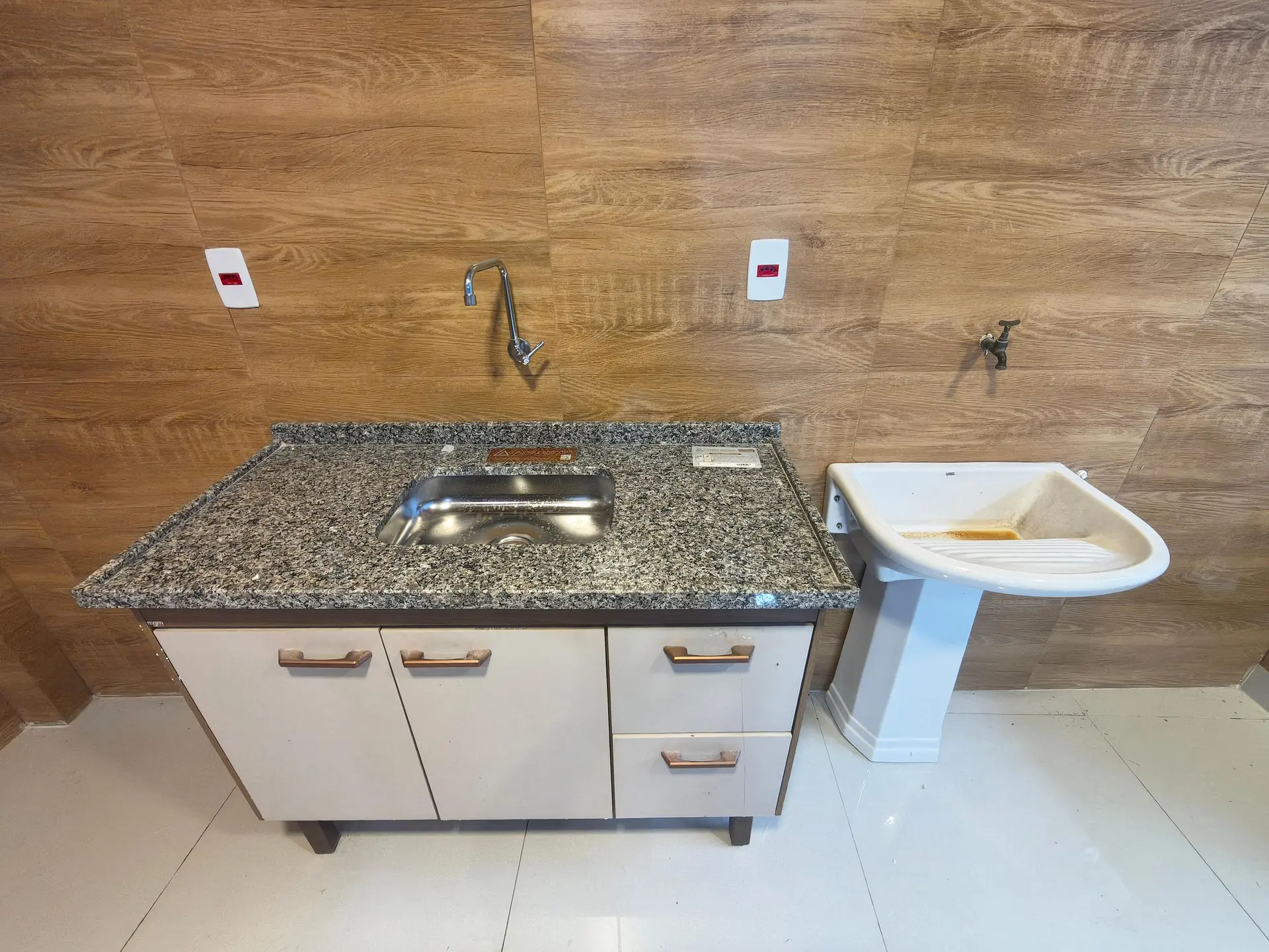 Apartamento com 2 quartos e varanda vista para as montanhas — photo 10