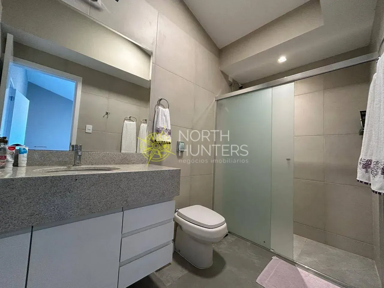 Furnished house with an open-plan integrated kitchen — photo 3