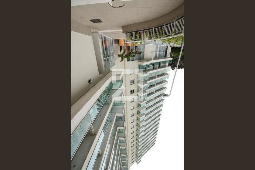 1-bedroom apartment with a glassed-in balcony — photo 52