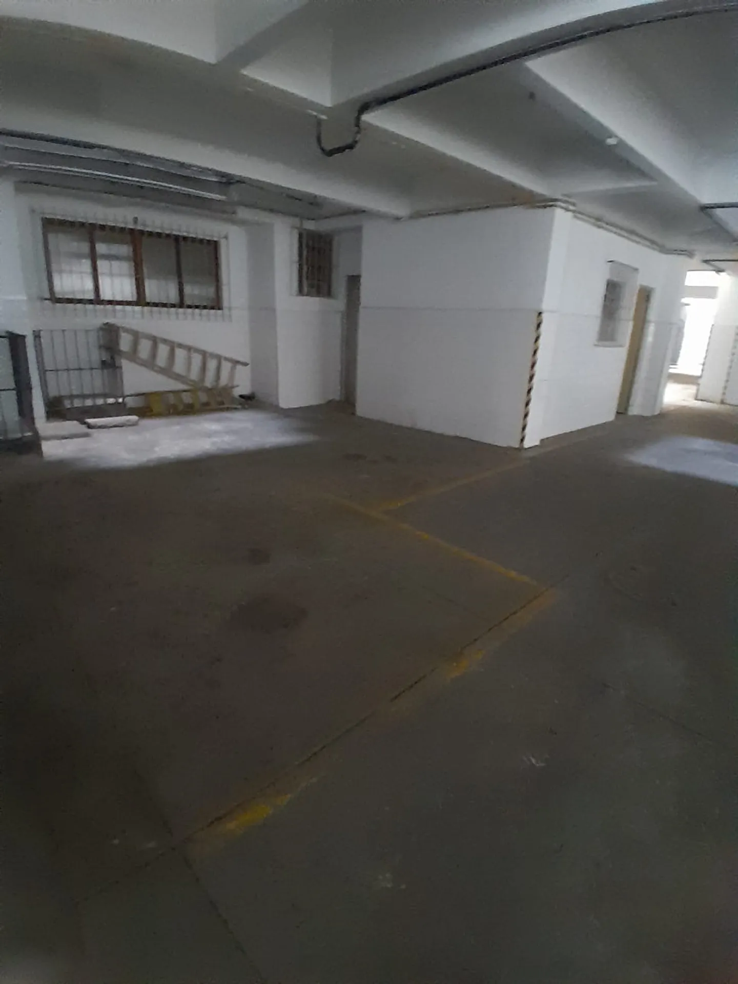 Unfurnished apartment with 2 bedrooms and 1 bathroom — photo 27