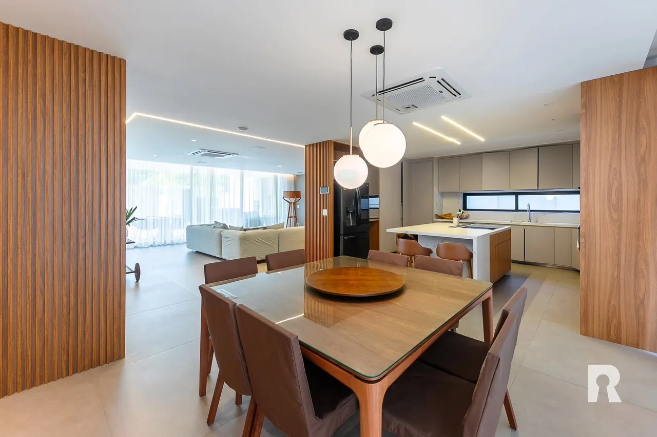 Furnished house with 4 bedrooms and 5 bathrooms — photo 14