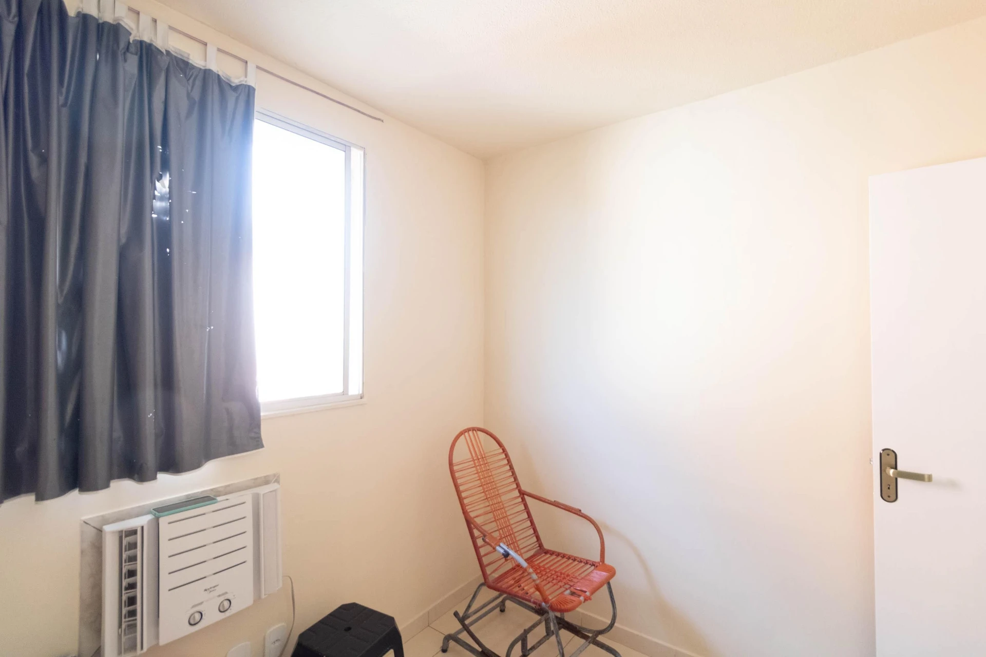 Furnished 2-bedroom apartment with 1 bathroom and parking — photo 30