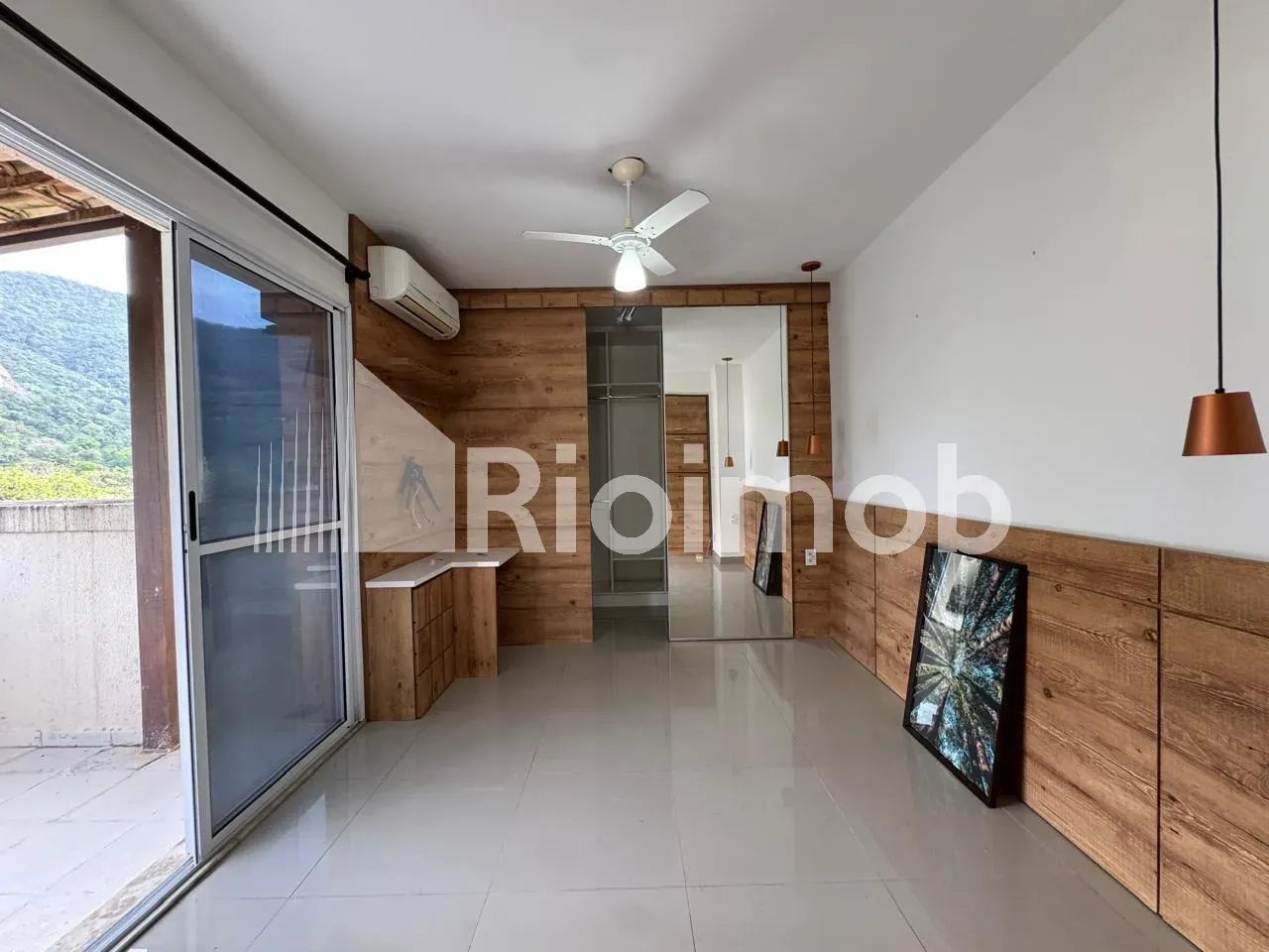 4-bedroom apartment with a mountain view in Rio de Janeiro — photo 9