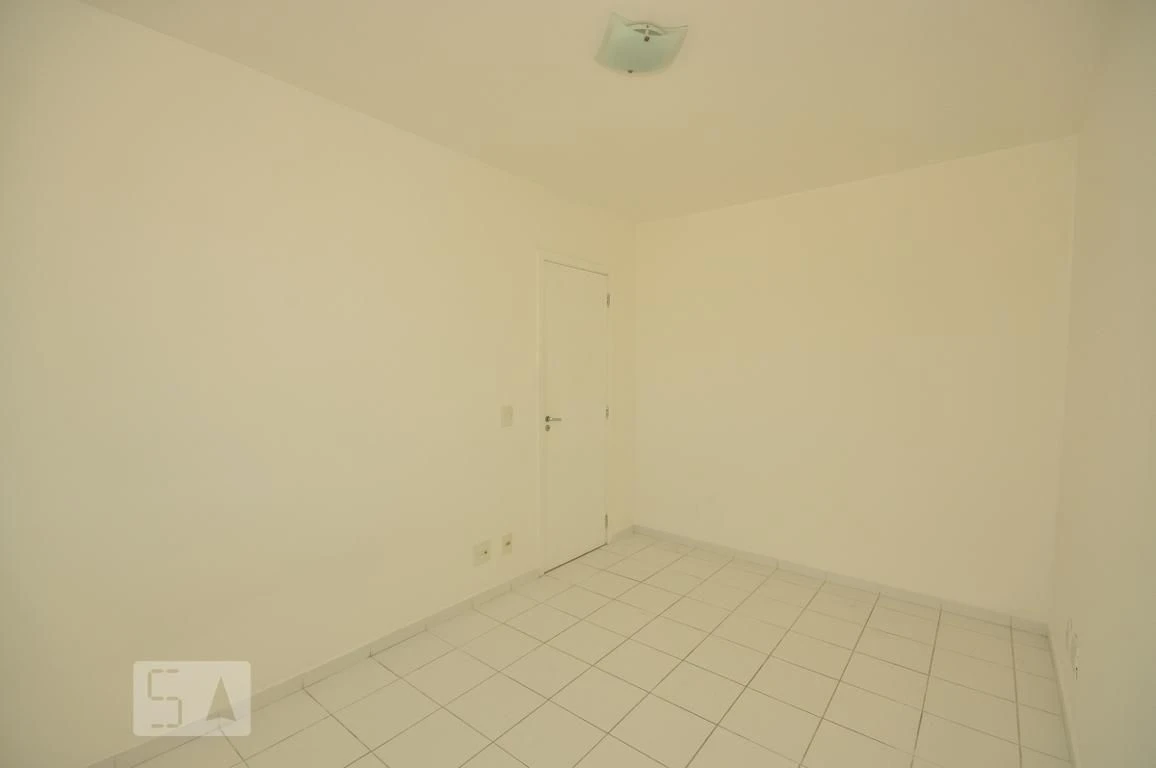 Unfurnished 2-bedroom apartment with 1 bath and open-plan kitchen — photo 34