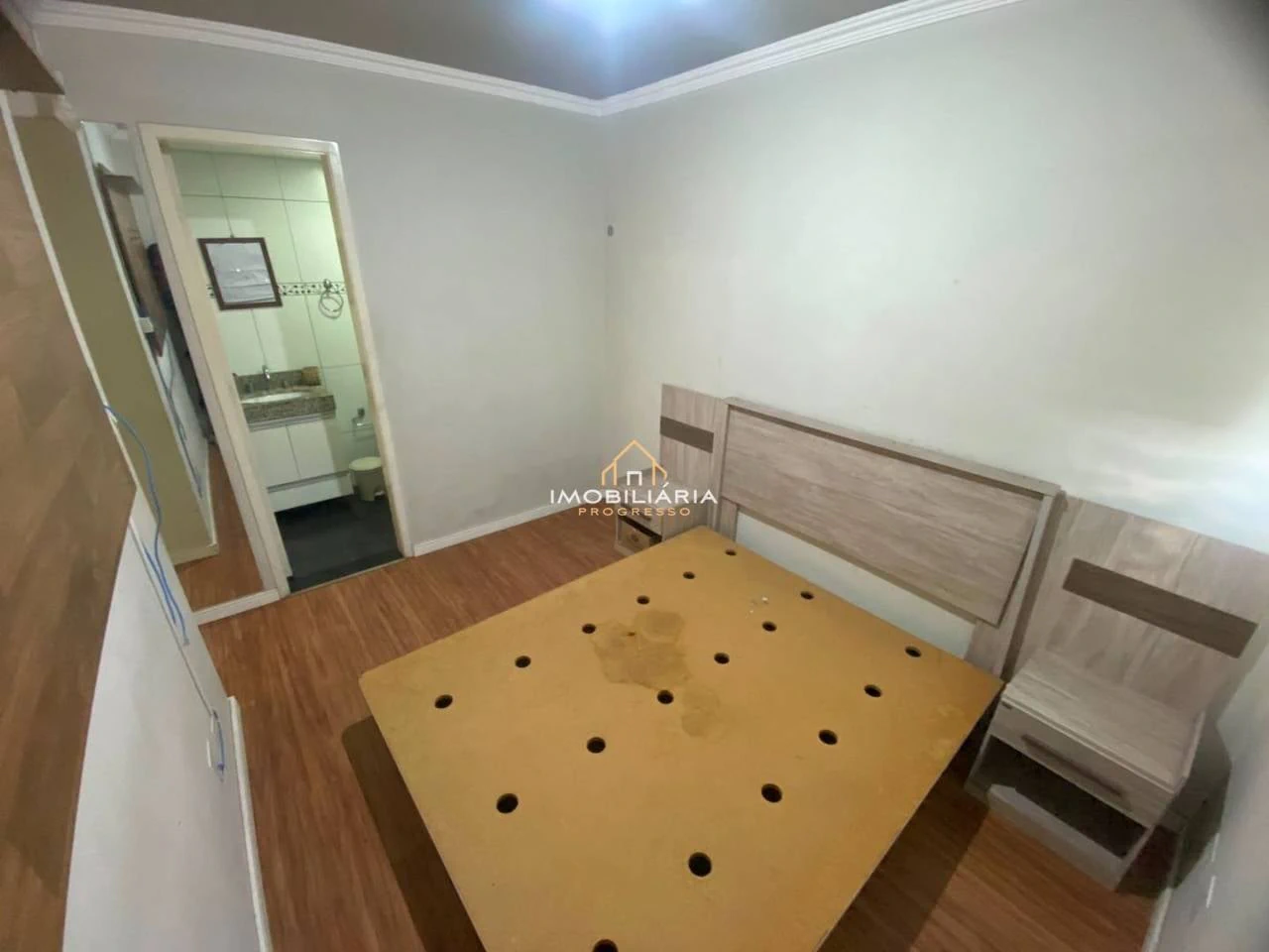 Furnished 2-bedroom apartment with 2 bathrooms — photo 7