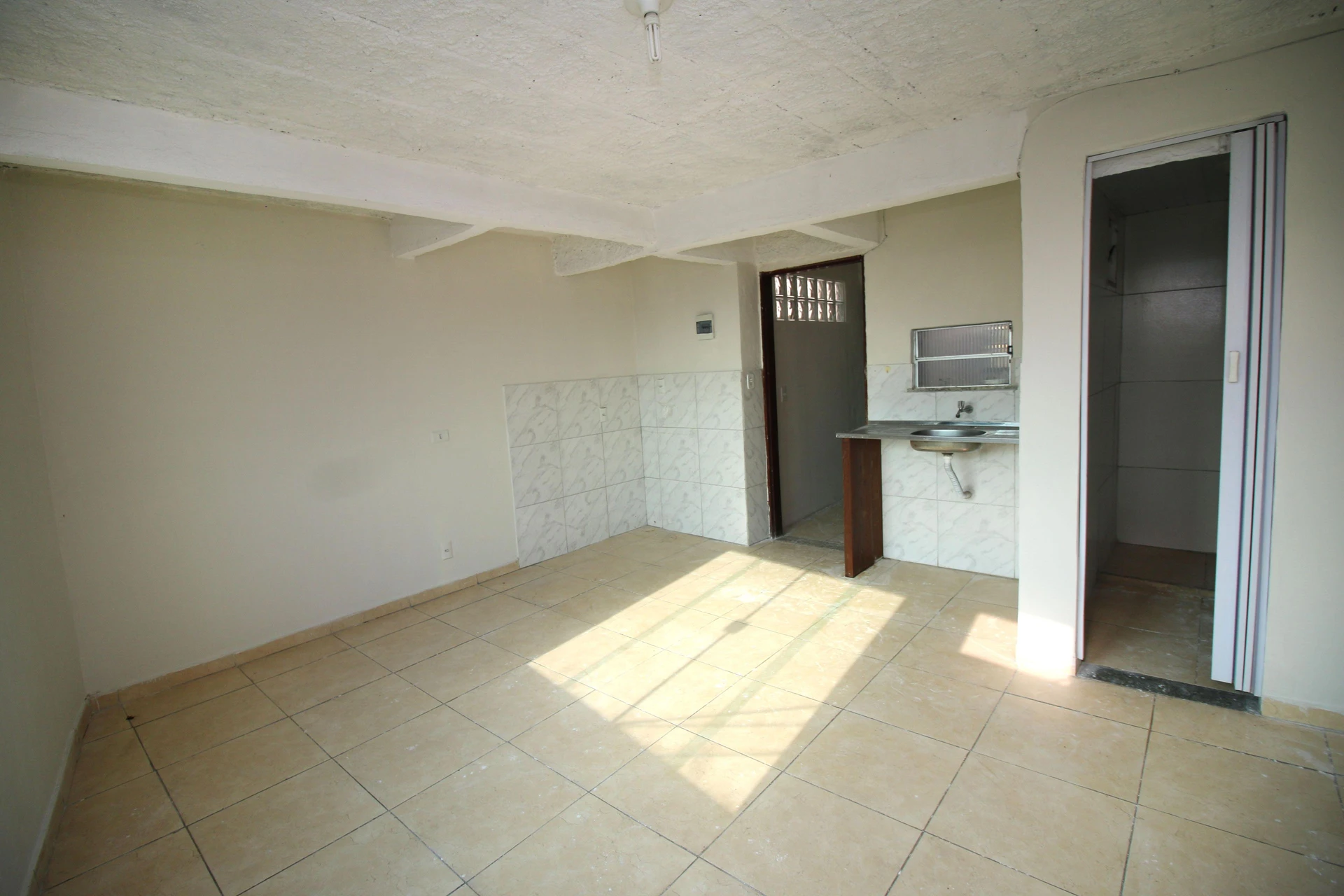 Unfurnished studio with 1 bedroom and a gas stove — photo 12