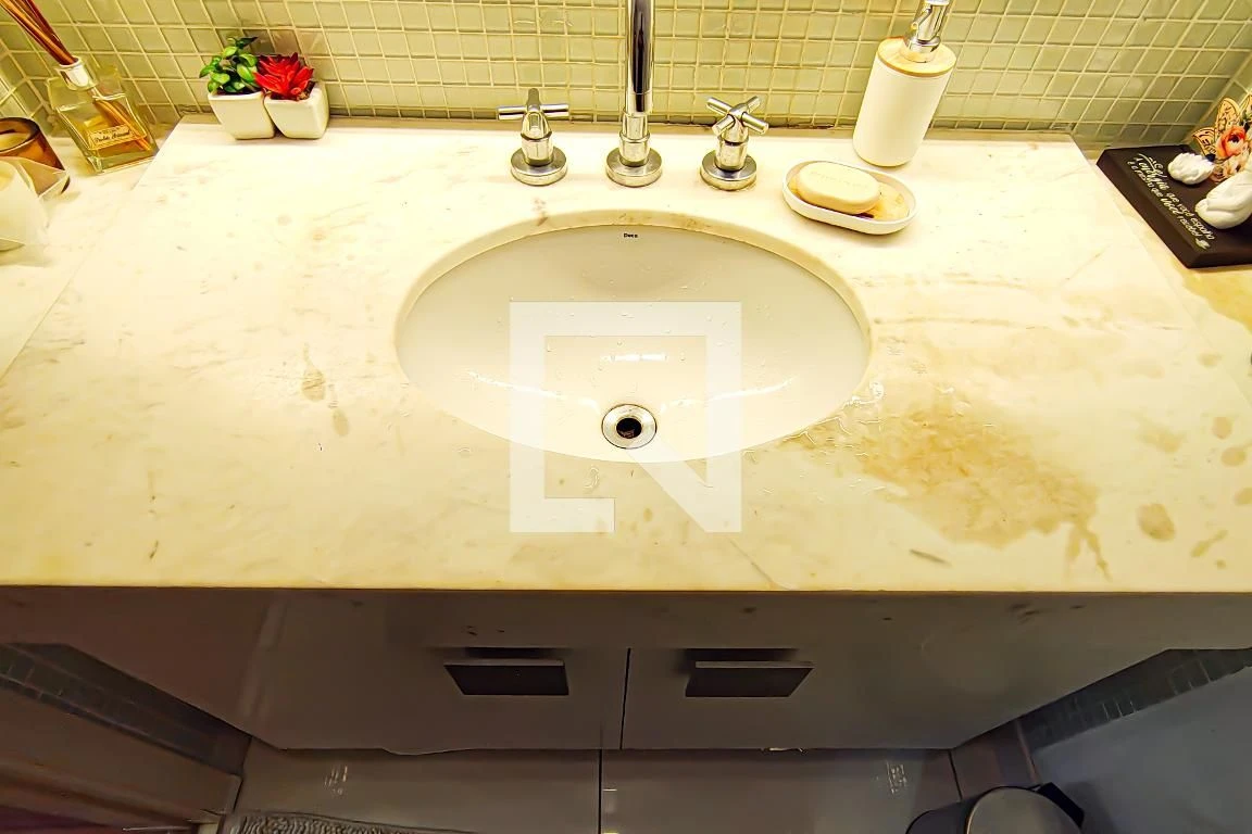 Apartamento mobiliado com 2 quartos e varanda com churrasqueira — photo 46