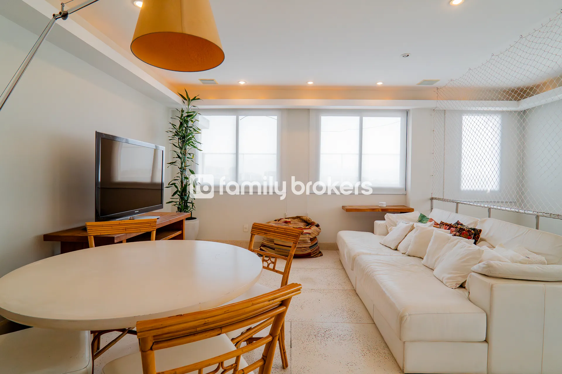 Furnished apartment with 4 bedrooms and a gas kitchen — photo 24