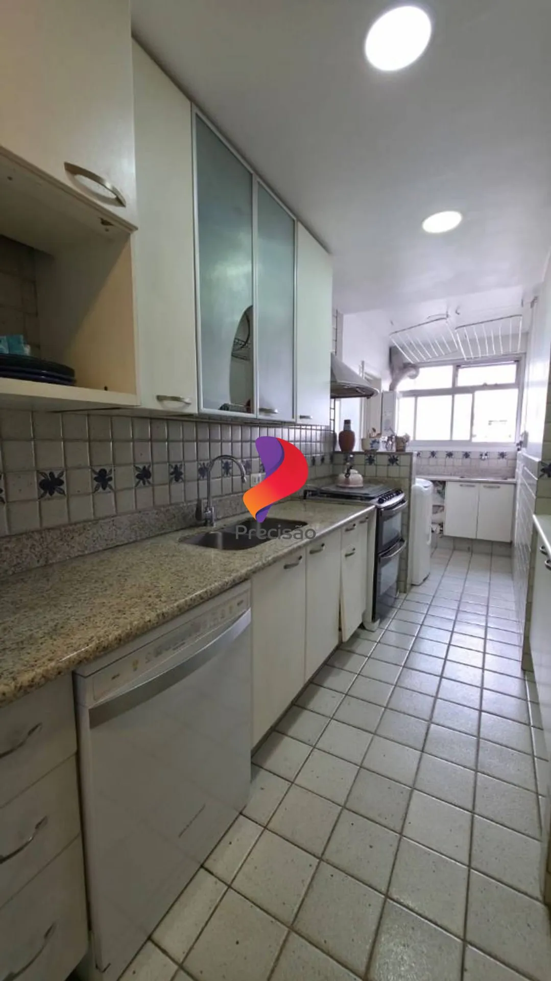Квартира з 2 спальнями та джакузі — photo 35