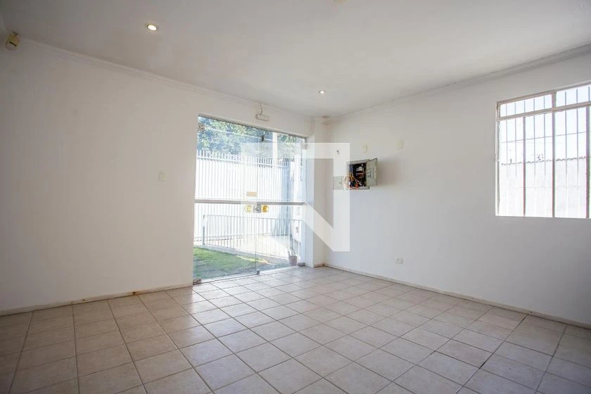 House with 6 bedrooms and a private garden — photo 3