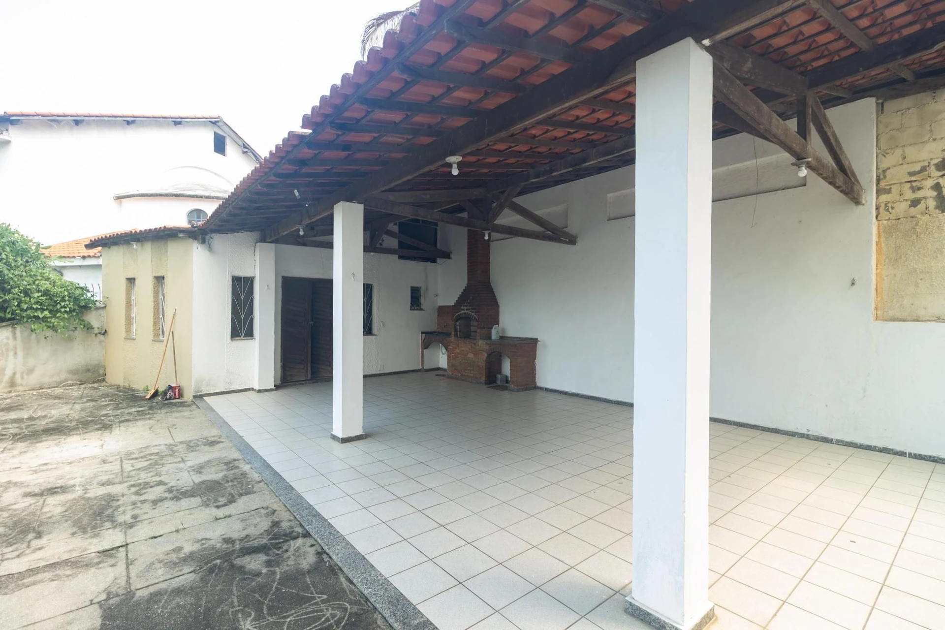 2-bedroom apartment with 1 bath, parking spot, pets ok — photo 3