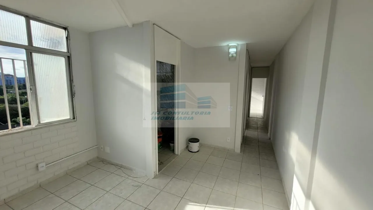 Empty apartment with 2 bedrooms and a gas stove — photo 11