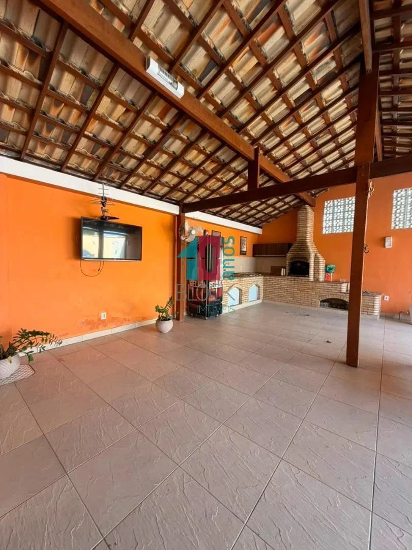 House with shared outdoor pool, 2 bedrooms and 400 m² — photo 17