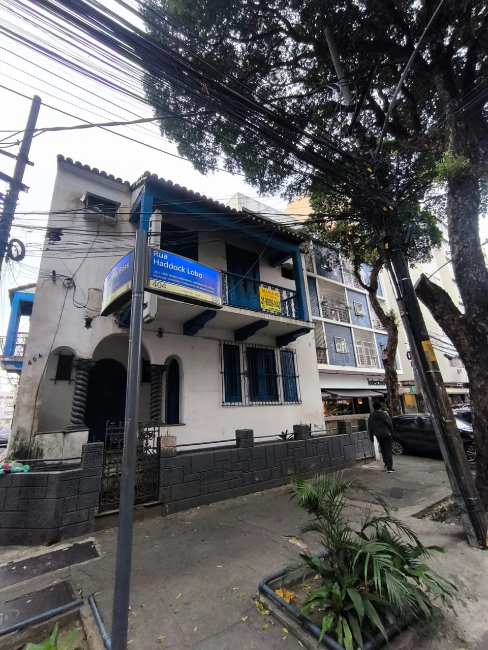 House with 3 bedrooms and 3 bathrooms, no parking space — photo 8