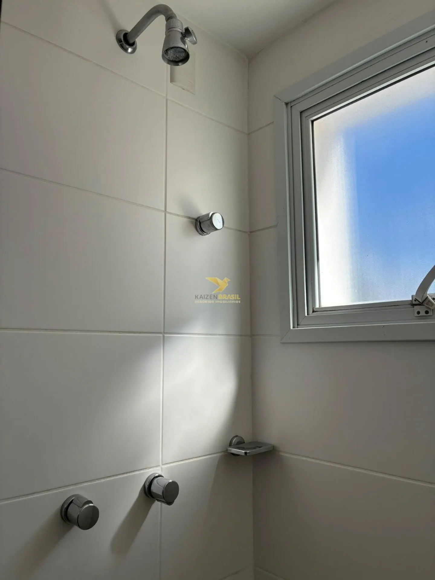 3-bedroom apartment, 1 with its own bathroom, 97 m² — photo 36