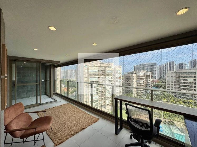 Квартира 125 м² с застеклённым балконом и рабочим местом — photo 40