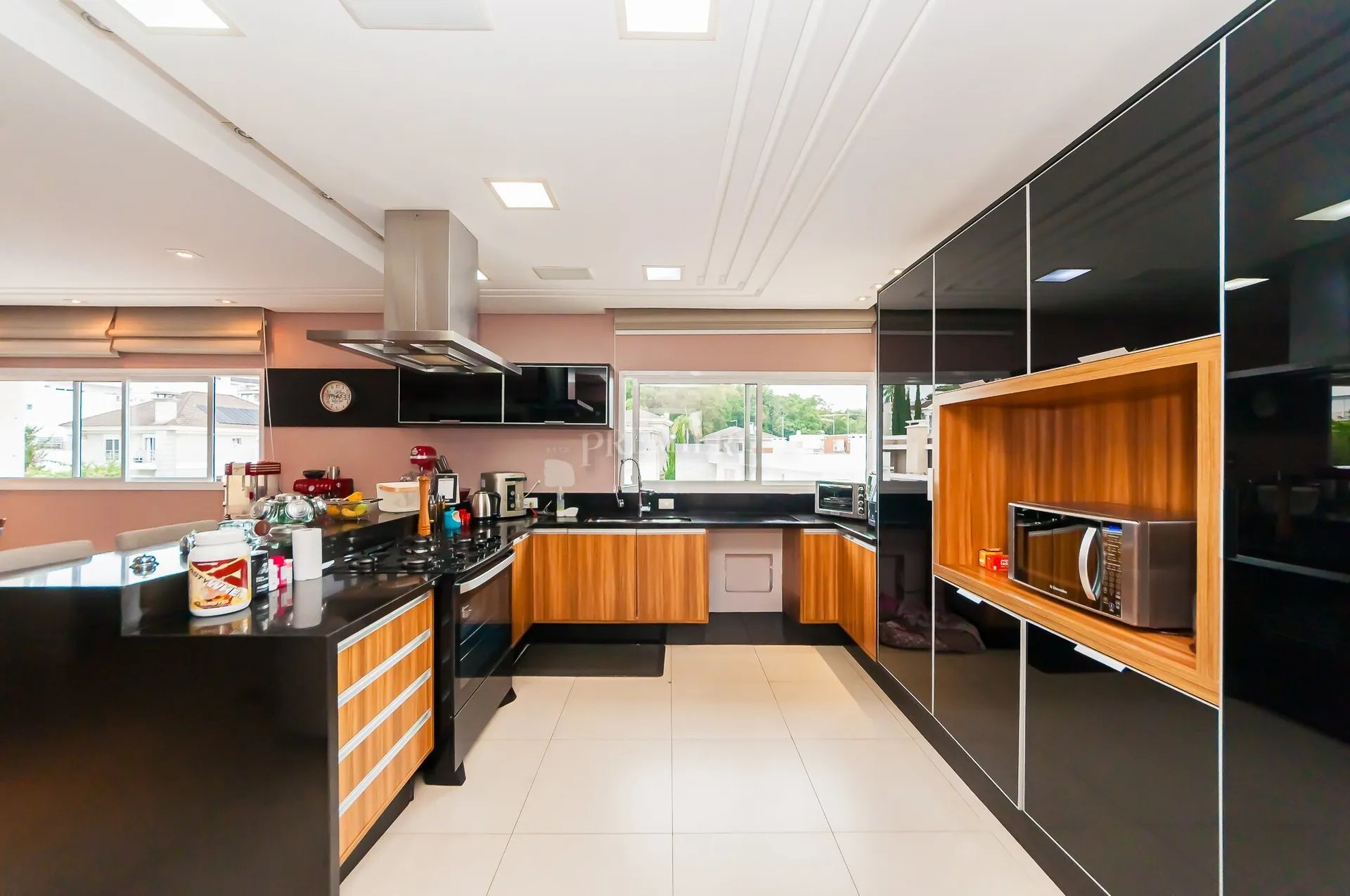 House with 3 en-suite bedrooms and 450 m² — photo 2