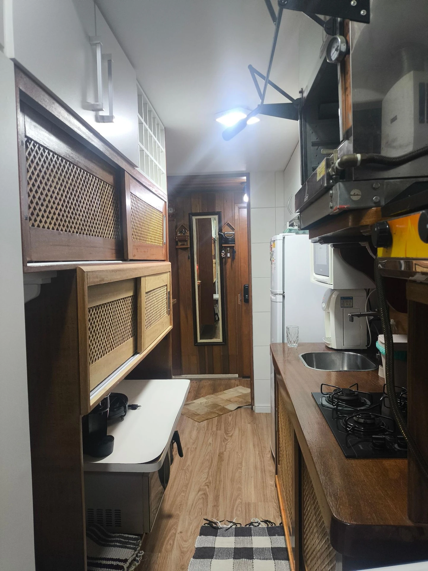 Apartamento mobiliado com 2 quartos e banheiro privativo — photo 21