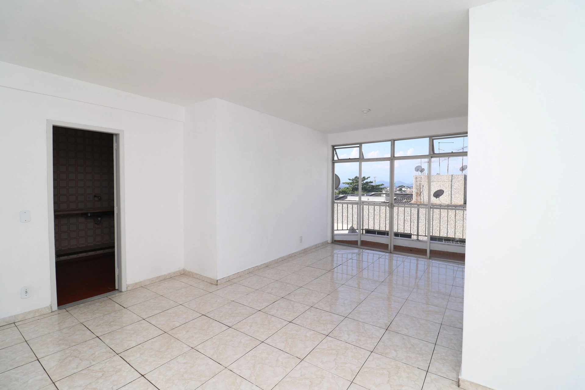 Apartamento com cozinha fechada e 2 quartos — photo 4