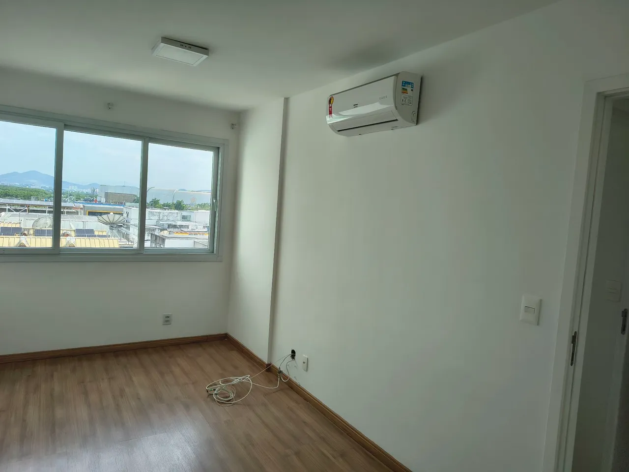 2-bedroom apartment in a building with a gym — photo 3