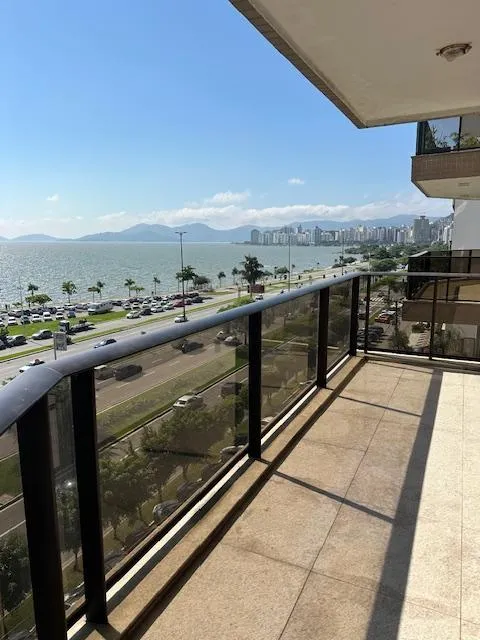 Apartamento de 4 dormitórios, 511 m², 5º andar