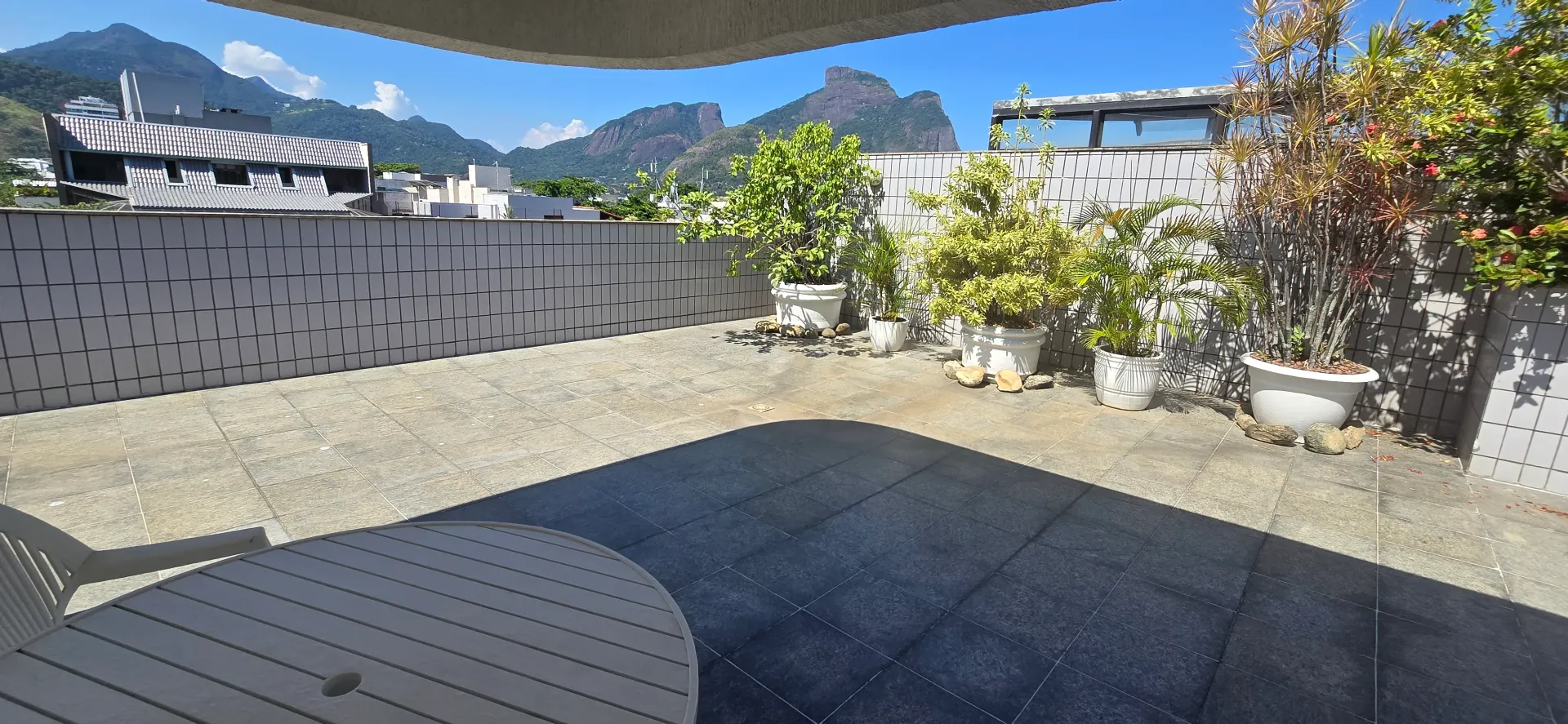 Penthouse with 4 bedrooms and 3 bathrooms — photo 45