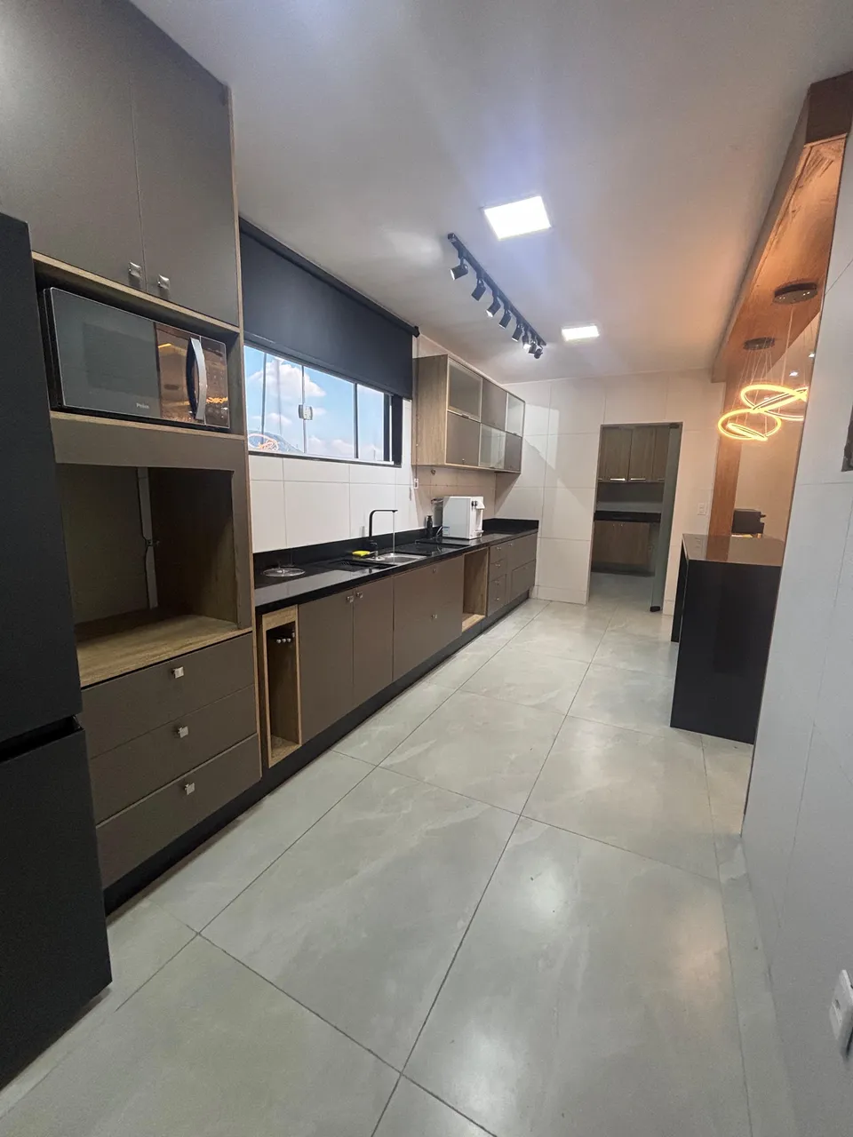 Furnished house with 4 bedrooms and a kitchen-dining area — photo 9