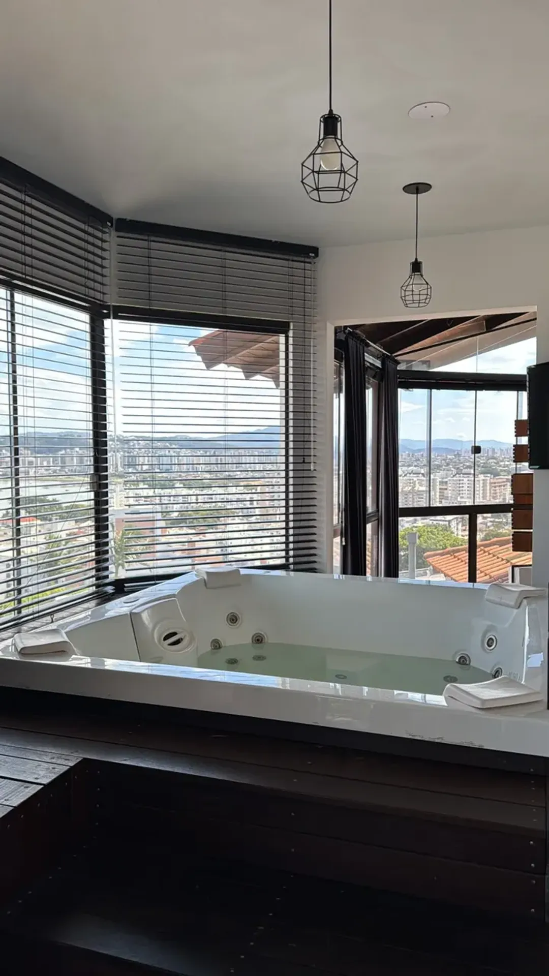 620 m² house with a glass-enclosed balcony and a water view — photo 9