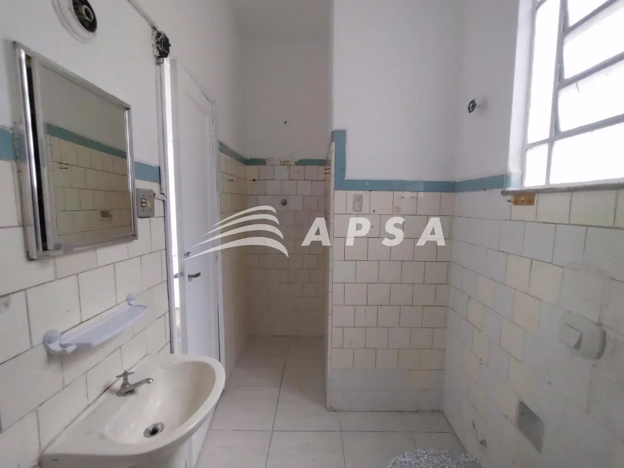 Квартира з окремою кухнею та 2 спальнями — photo 10