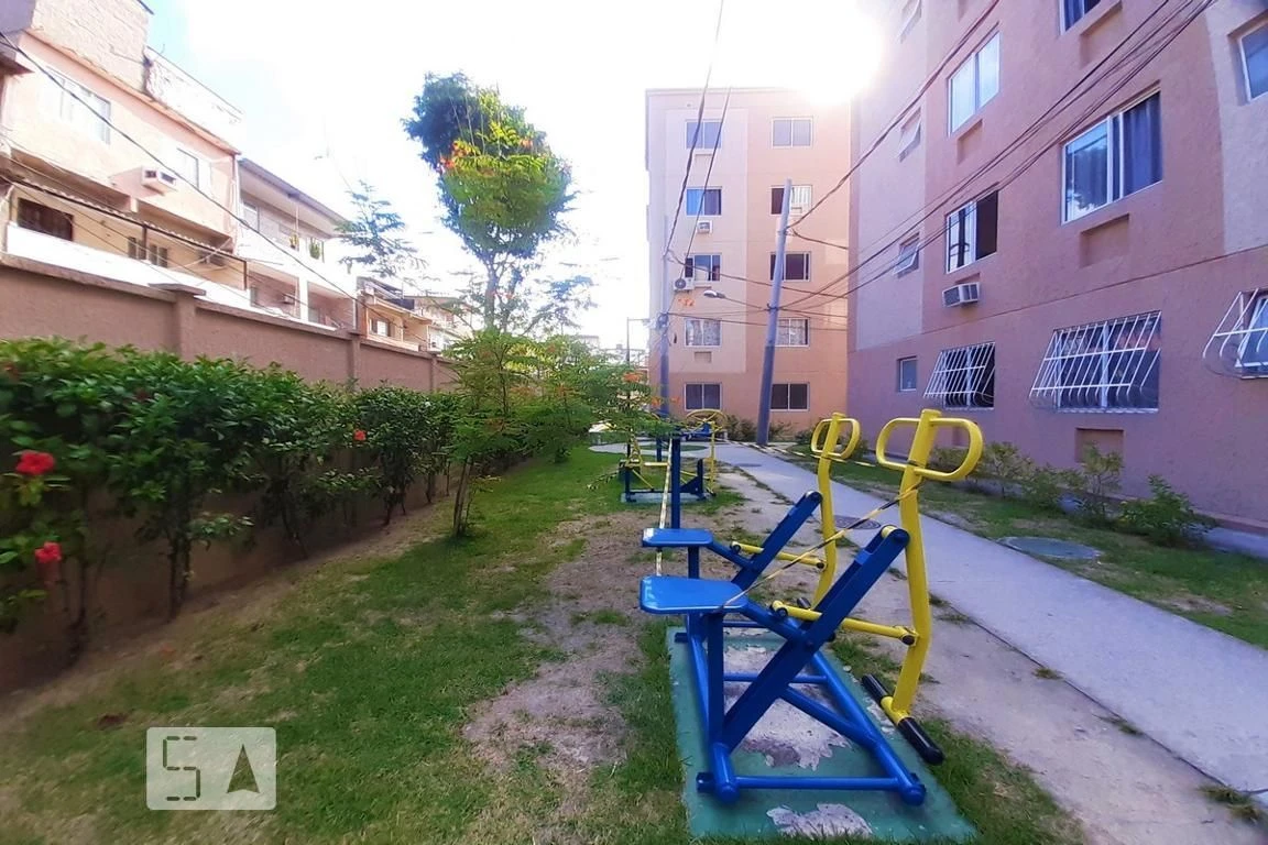 Balcony with a grill in a 2-bedroom apartment, 45 m² — photo 25