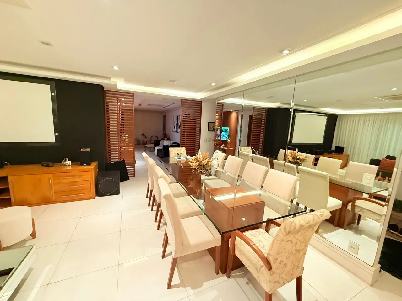Apartamento mobiliado com 4 quartos e 5 banheiros, 233 m² — photo 7