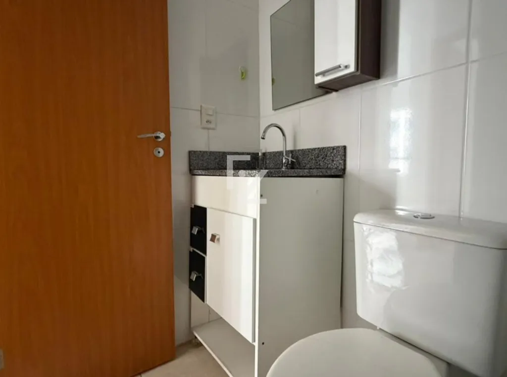 Unfurnished apartment with 2 bedrooms and 2 bathrooms — photo 17