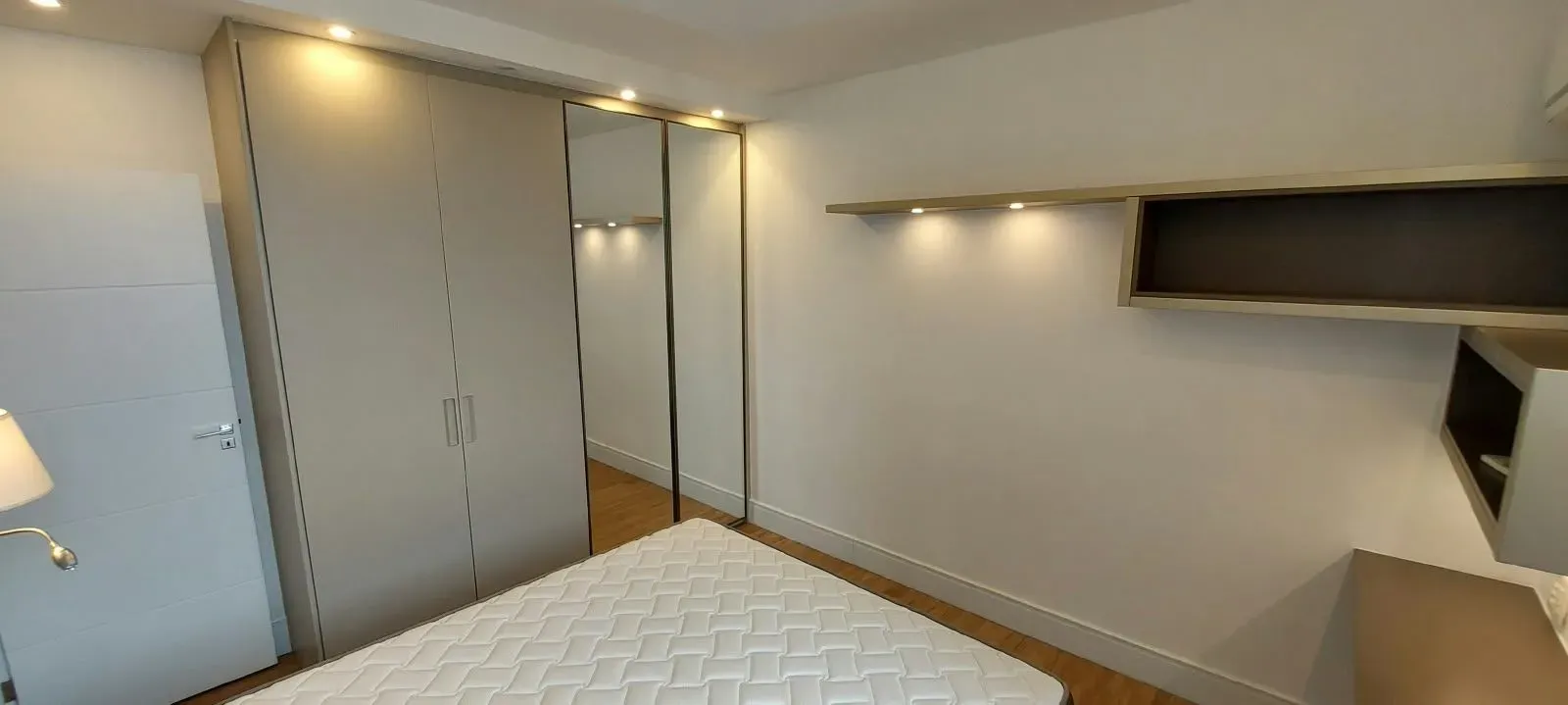 Furnished apartment, 98 m², with a washing machine — photo 5
