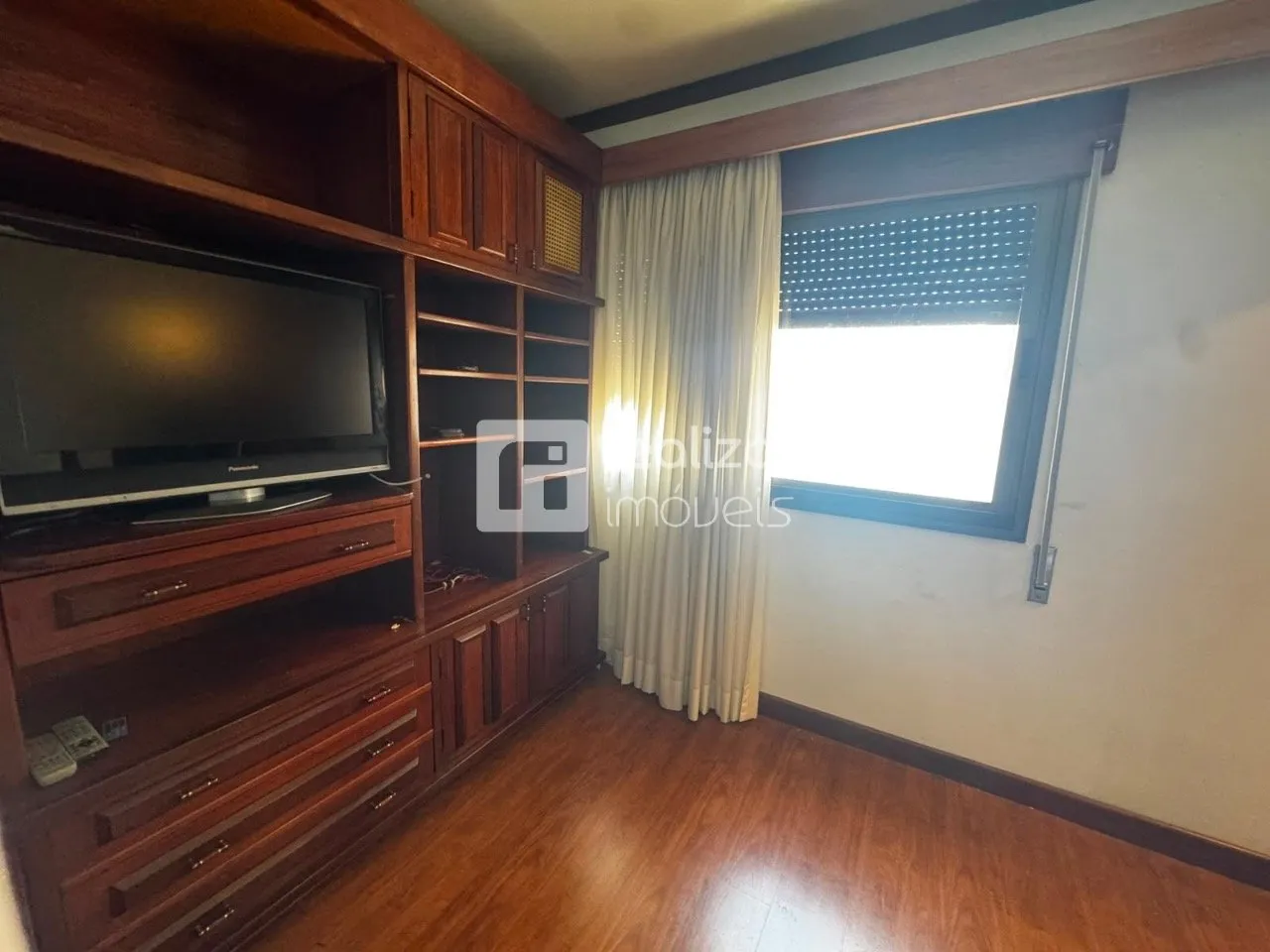 Apartamento de 290 m² com 4 dormitórios e varanda envidraçada — photo 22